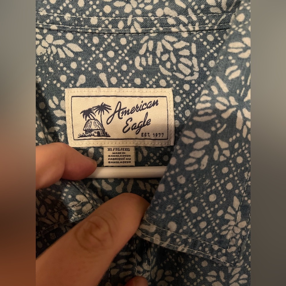 NEW WITHOUT TAG | American Eagle Men’s Floral Short Sleeve Button Down - Picture 4 of 4